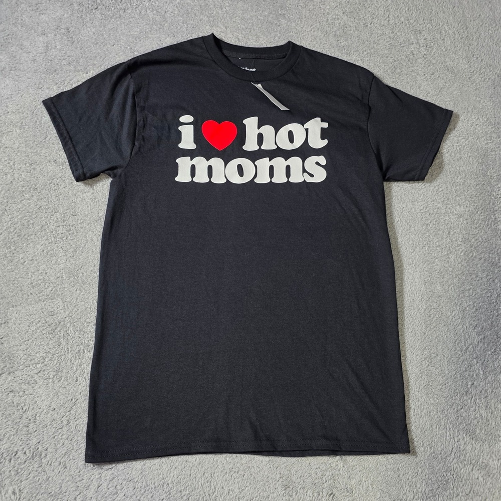 Danny Duncan Mens Medium T-Shirt Black I Heart Hot Moms Graphic Tee DD253-TS-BK